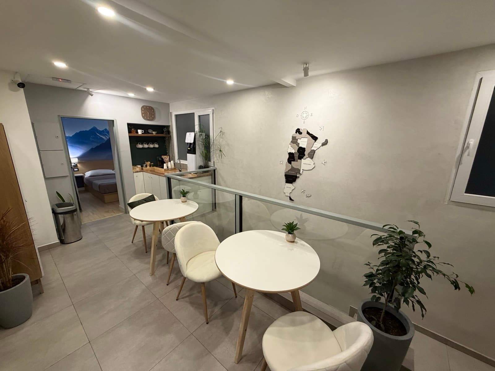 Espacio común B52 Suites